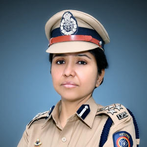 Dr Arti Singh